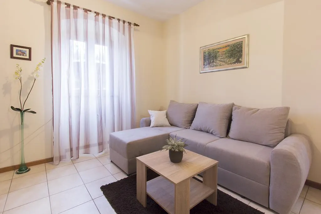 Apartment Tina Zara